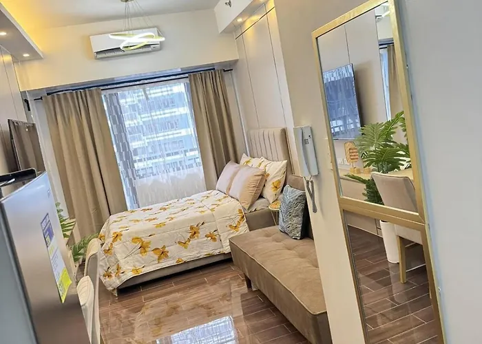 New Cozy Gold Themed - Makati Cbd Getaway *