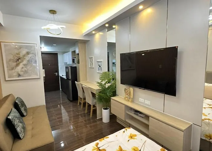Apartment New Cozy Gold Themed - Makati Cbd Getaway Manila