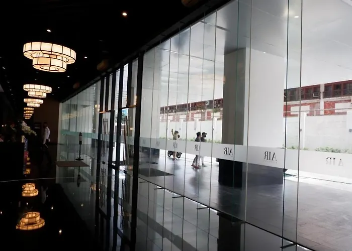 New Cozy Gold Themed - Makati Cbd Getaway Manila