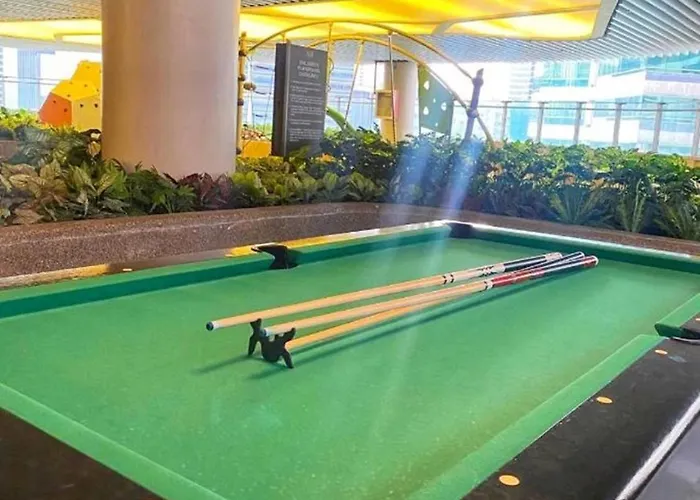 New Cozy Gold Themed - Makati Cbd Getaway *